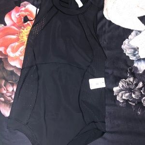 Lululemon swell seeker paddle suit nwt 10
